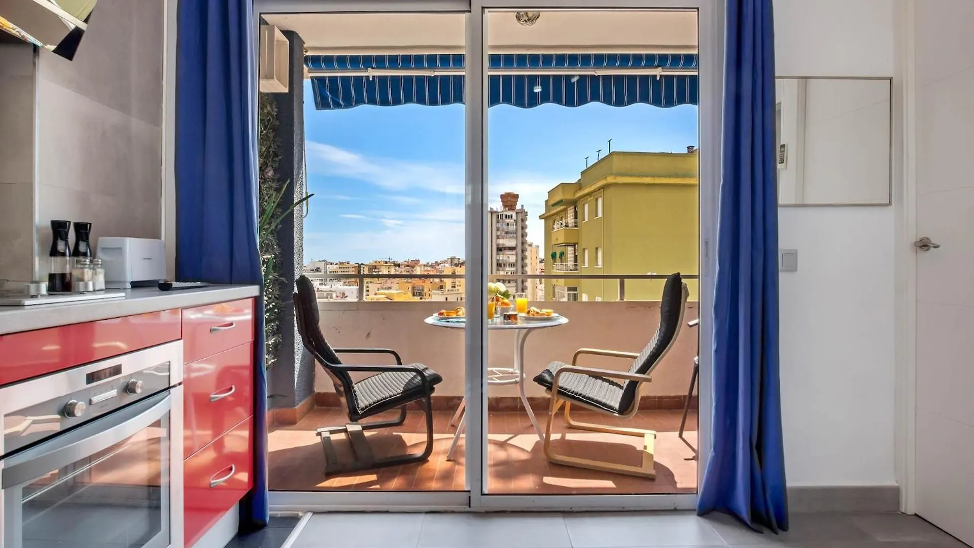 Amazing Location In Torremolinos Apartment