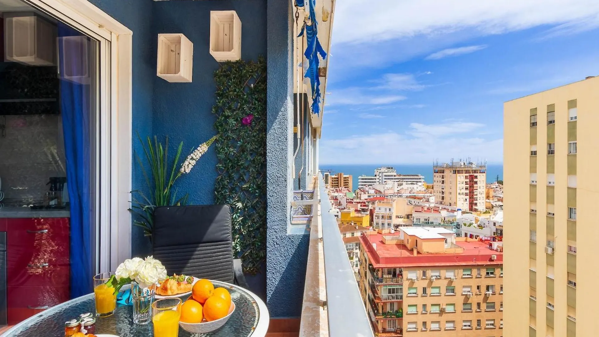 Amazing Location In Torremolinos Apartment