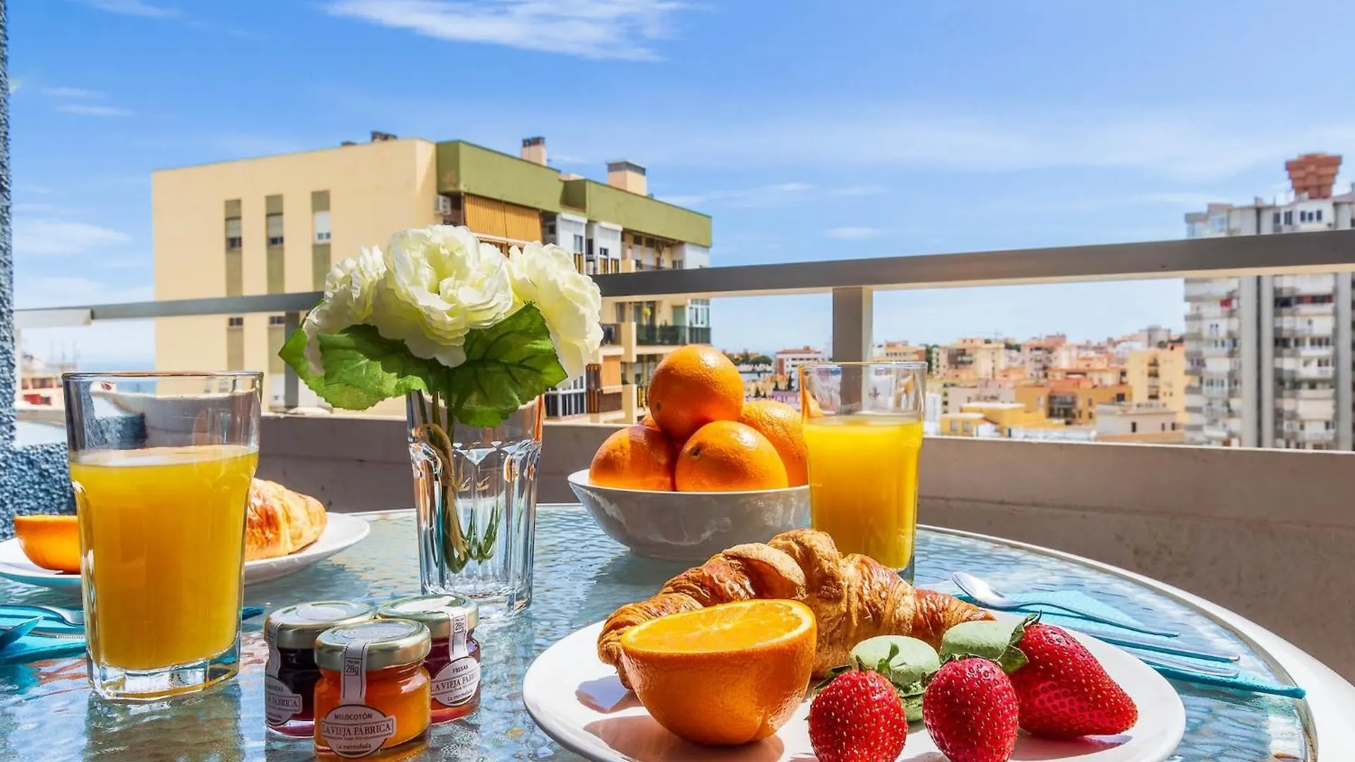 Amazing Location In Torremolinos Apartment